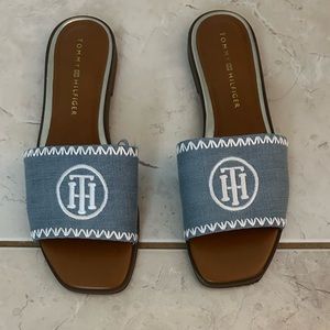 Tommy Hilfiger slip ons